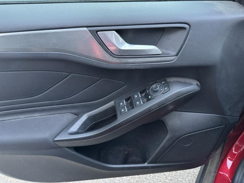 FORD Focus SW d’occasion à vendre à NARBONNE chez SAVVIC AUTO (Photo 14)